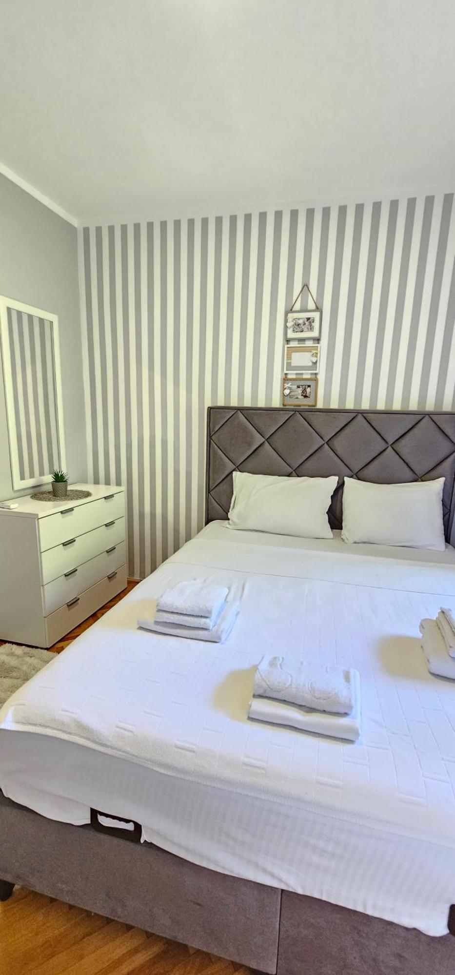 Apartments Popovic Kotor Bagian luar foto